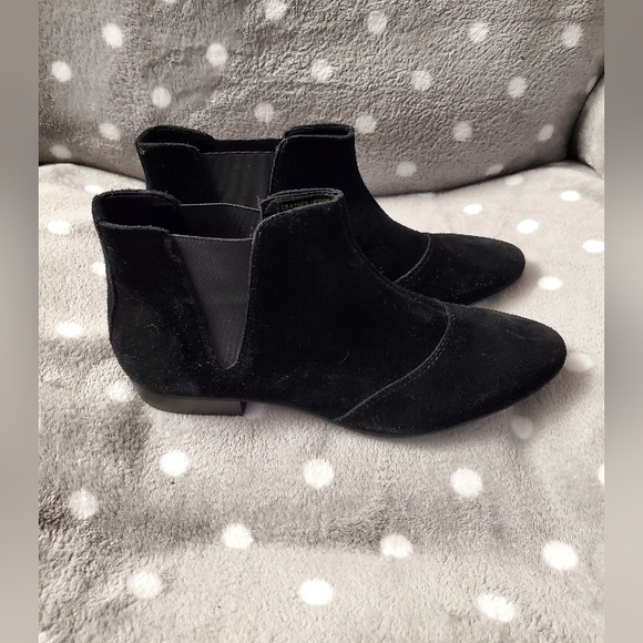 Town Shoes, Suede, black, flats - Picture 3 of 16